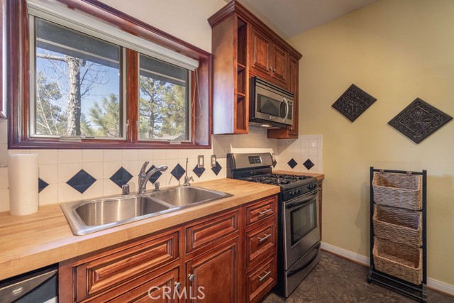 505 Lakewood Lane, Big Bear Lake, CA 92315
