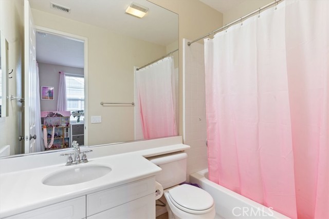 33 Craftsbury Place, Ladera Ranch CA: https://media.crmls.org/medias/5bd0fb7c-b587-4ccd-af5f-f8f935ec2da0.jpg