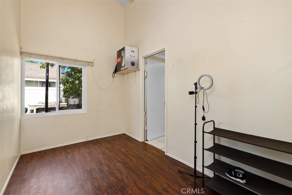 1523 W 12th Street