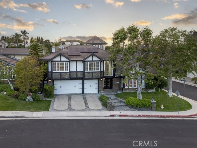 Detail Gallery Image 5 of 74 For 6037 Little Oak Ln, Woodland Hills,  CA 91367 - 5 Beds | 5 Baths