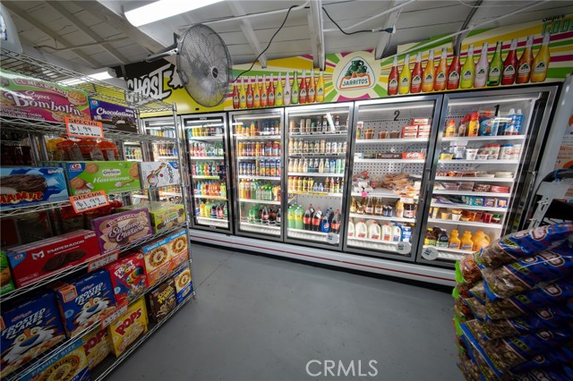 8506 Santa Fe Avenue, Huntington Park CA: https://media.crmls.org/medias/5bd278f6-1657-4dbd-a087-50b10681099c.jpg