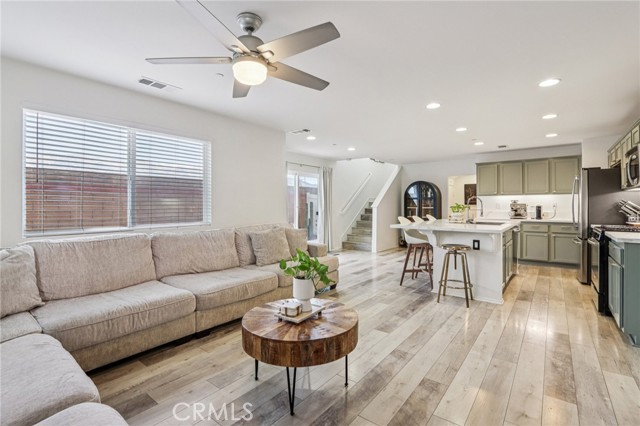 Detail Gallery Image 5 of 26 For 1440 Chinaberry, Beaumont,  CA 92223 - 3 Beds | 2/1 Baths