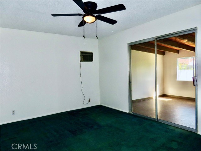 6149 La Sierra Avenue, Riverside CA: https://media.crmls.org/medias/5bd2c8da-7bd0-4463-9633-22aa40fc5a0b.jpg