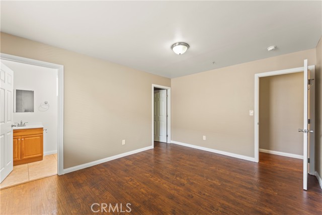 6102 S San Pedro Street, Los Angeles CA: https://media.crmls.org/medias/5bd313a6-a72d-4c93-abdb-385a17a352bb.jpg