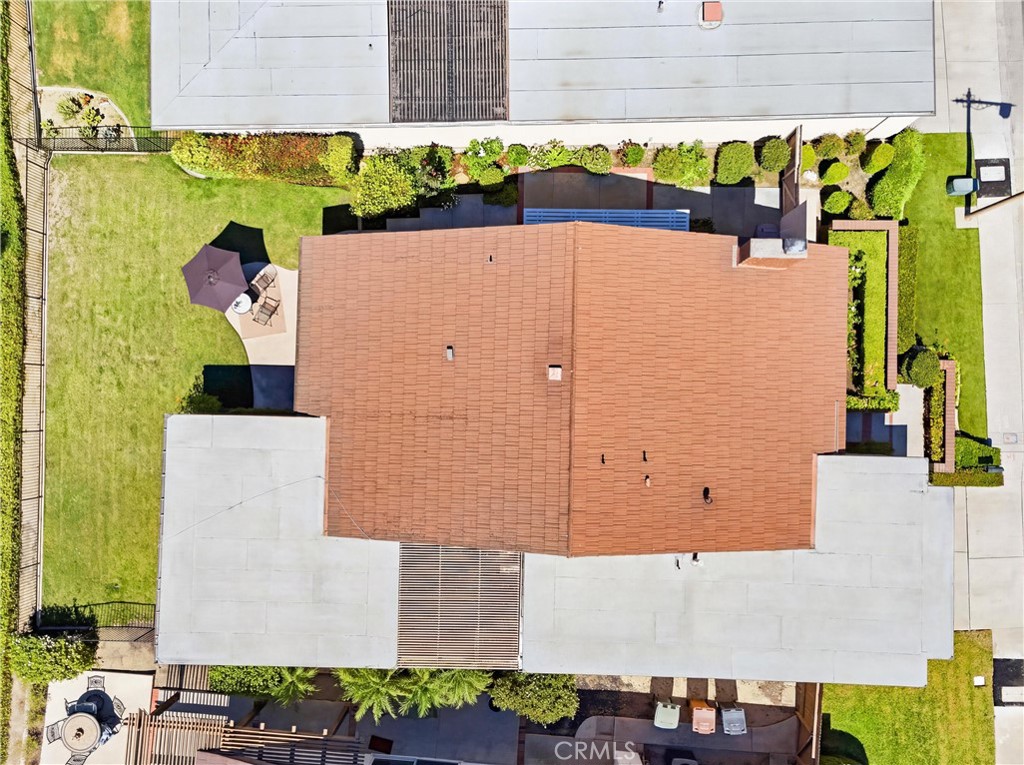 https://media.crmls.org/medias/5bd326ba-eb71-4d9c-b953-dfe04c6a2339.jpg?preset=X-Large