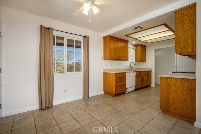 Detail Gallery Image 6 of 20 For 6851 Conejo Ave, Joshua Tree,  CA 92252 - 3 Beds | 2 Baths