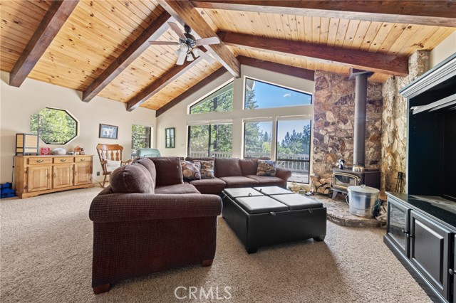 Detail Gallery Image 3 of 20 For 6885 Almanor Lake Estates Dr, Lake Almanor,  CA 96137 - 3 Beds | 2 Baths