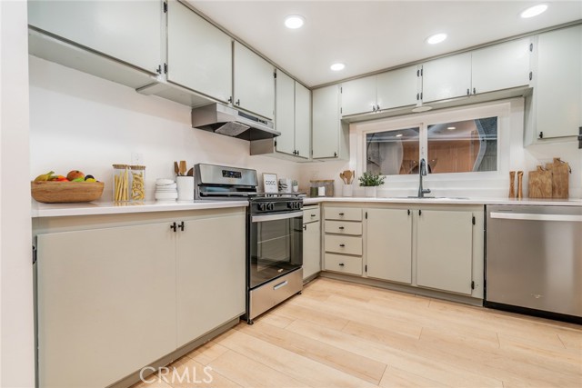 Detail Gallery Image 12 of 46 For 726 Robinhood, Redlands,  CA 92373 - 4 Beds | 2/1 Baths