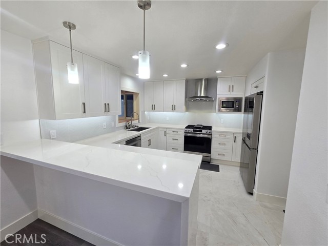 2524 Elden Avenue, Costa Mesa CA: https://media.crmls.org/medias/5bd3af05-ca2a-4277-9701-d078348044fc.jpg