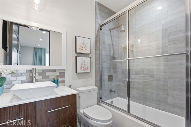 Detail Gallery Image 20 of 48 For 4545 Stern Ave, Sherman Oaks,  CA 91423 - 6 Beds | 5/1 Baths