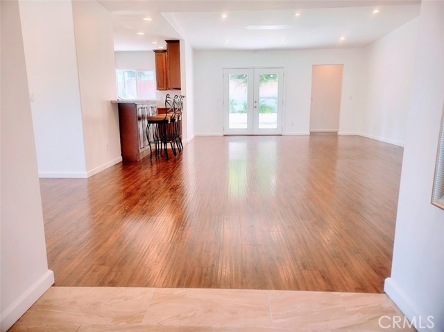 19100 Bessemer Street, Tarzana CA: https://media.crmls.org/medias/5bd44aa7-3fbc-43a5-a18b-5c987a9f46b0.jpg