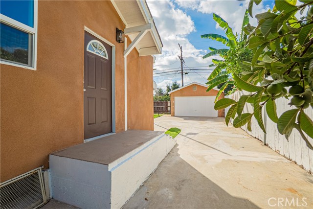 Detail Gallery Image 34 of 41 For 1330 W 48th St, Los Angeles,  CA 90037 - 4 Beds | 3/1 Baths