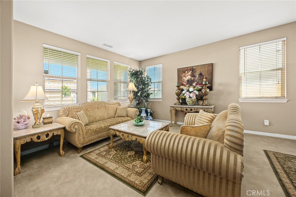 MLS #WS25168725 img 4