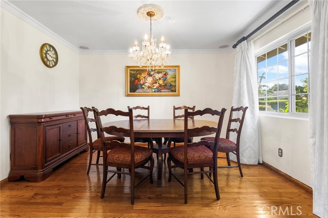 300 W Wistaria Avenue, Arcadia CA: https://media.crmls.org/medias/5bd61bbc-f47f-4c7b-86f7-3e45ed89ec90.jpg