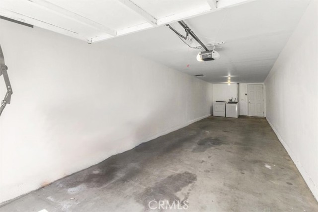 Detail Gallery Image 39 of 45 For 7320 Balboa Bld, Lake Balboa,  CA 91406 - 2 Beds | 2 Baths