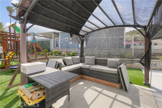 23011 Big Tee Drive, Canyon Lake CA: https://media.crmls.org/medias/5bd6eb19-a2d7-4dbc-9ffd-40c4ba84d9fe.jpg