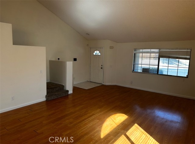 Detail Gallery Image 2 of 33 For 13675 Riverstone Dr, Victorville,  CA 92392 - 3 Beds | 2/1 Baths