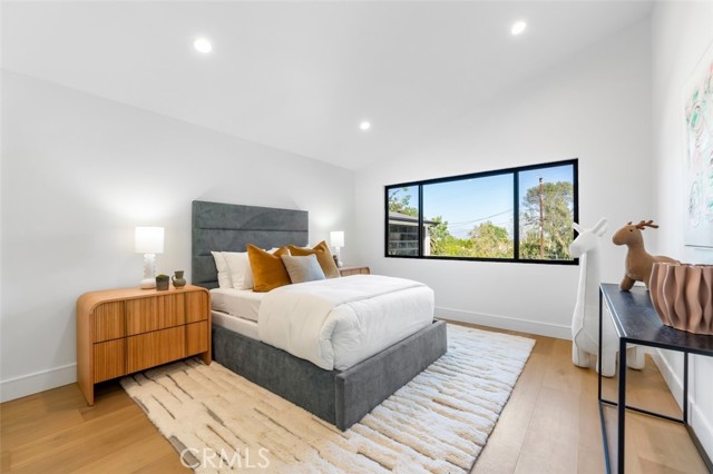 5019 Donna Avenue, Tarzana CA: https://media.crmls.org/medias/5bd717c4-0ed9-4a53-a36a-c70684d54f2f.jpg