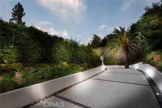 9924 Liebe Drive, Beverly Hills CA: https://media.crmls.org/medias/5bd72dc1-bfae-40e9-ade3-de5ce5c10c95.jpg