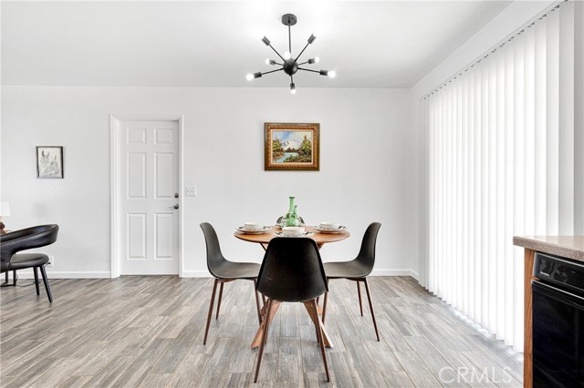 Detail Gallery Image 15 of 36 For 22331 Ramona Ave, Apple Valley,  CA 92307 - 3 Beds | 2 Baths