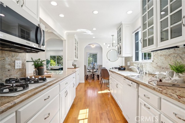 Detail Gallery Image 15 of 54 For 1735 N Lima St, Burbank,  CA 91505 - 3 Beds | 2 Baths