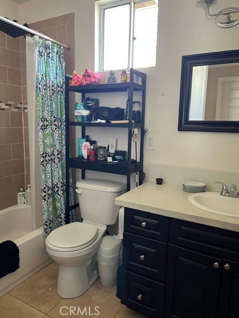 Detail Gallery Image 5 of 11 For 13039 Kelowna St, Pacoima,  CA 91331 - 3 Beds | 2 Baths