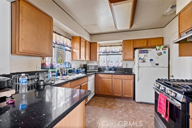 Detail Gallery Image 9 of 26 For 6309 Jansen Dr, Sacramento,  CA 95824 - 2 Beds | 1 Baths