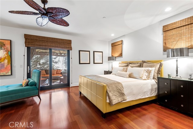 130 N Swall Drive, Beverly Hills CA: https://media.crmls.org/medias/5bda15bc-2b04-43b6-9ef6-c4ba730eb12e.jpg