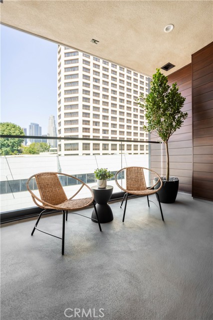 118 Astronaut Ellison S Onizuka Street, Los Angeles CA: https://media.crmls.org/medias/5bdb0aad-644c-4d01-a906-b4d847980a6f.jpg