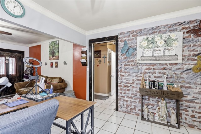 4518 South Van Ness photo 10