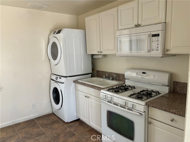 6688 Yucca Avenue, 29 Palms CA: https://media.crmls.org/medias/5bdc8b23-0898-443d-8a96-7e7715d5164f.jpg