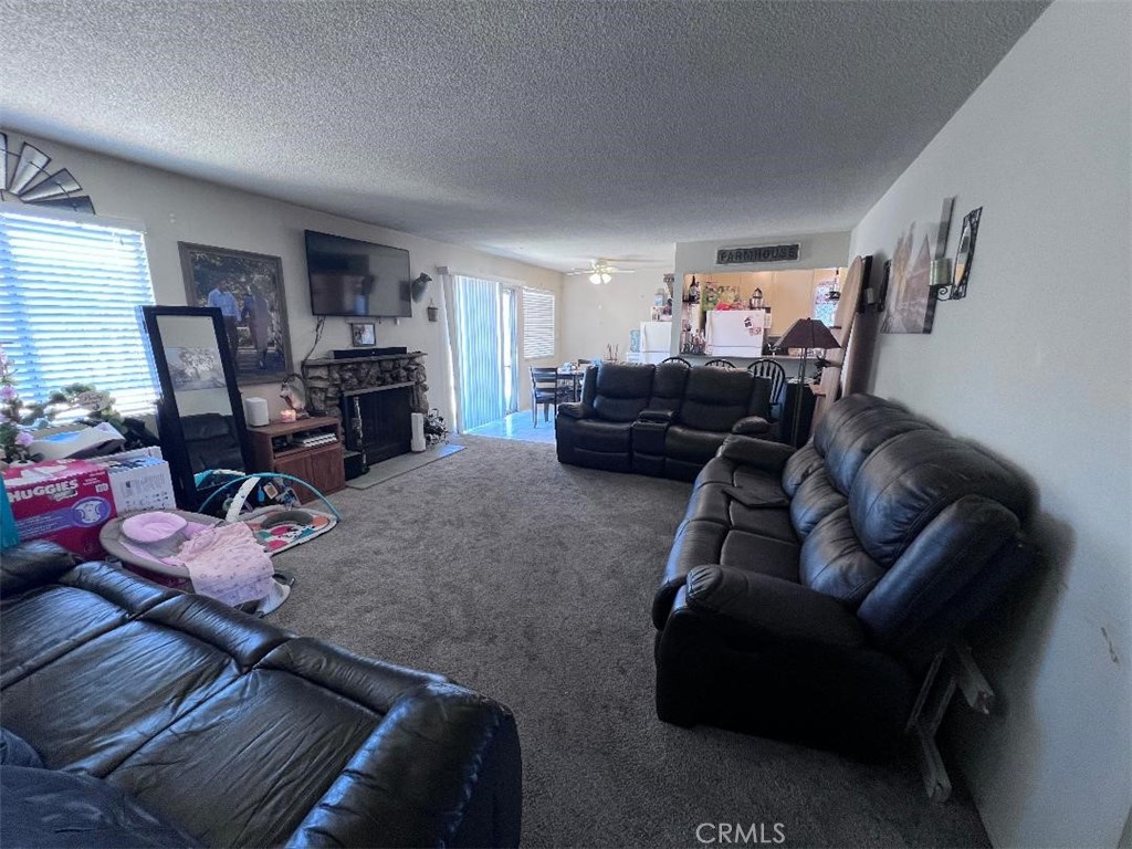 https://media.crmls.org/medias/5bdebfe6-2af6-49bd-993a-801f7bc74e07.jpg?preset=X-Large