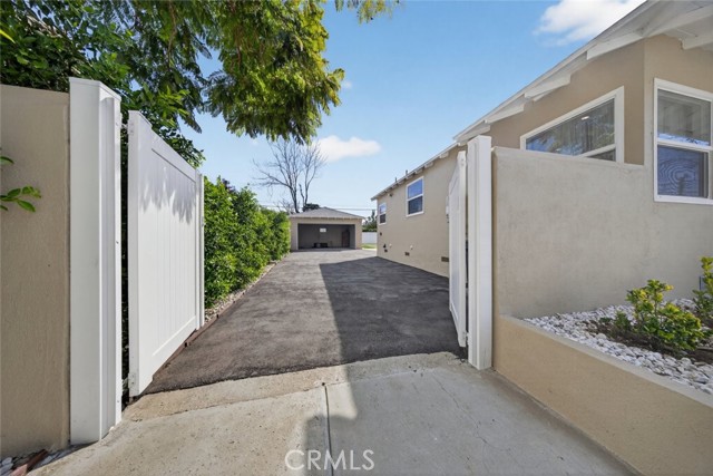 Detail Gallery Image 32 of 44 For 6820 Jellico Ave, Lake Balboa,  CA 91406 - 3 Beds | 2 Baths