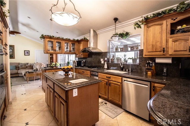 2509 Euclid E, Upland CA: https://media.crmls.org/medias/5bdf7bb0-731a-4d98-af5c-ea95fa30b788.jpg