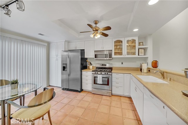 Image 14 for 76506   Begonia LN