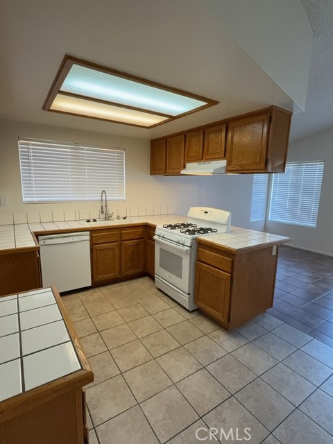 Detail Gallery Image 10 of 27 For 13624 Copperstone Dr, Victorville,  CA 92392 - 3 Beds | 2 Baths