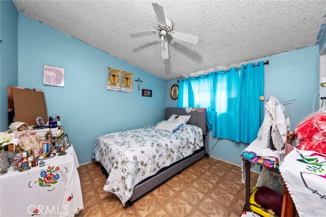 Detail Gallery Image 17 of 41 For 526 Nottingham Ave, Santa Ana,  CA 92703 - 4 Beds | 2 Baths