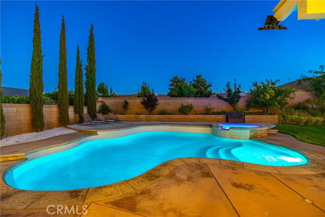 Detail Gallery Image 6 of 58 For 5558 Bienveneda Ter, Palmdale,  CA 93551 - 5 Beds | 3 Baths