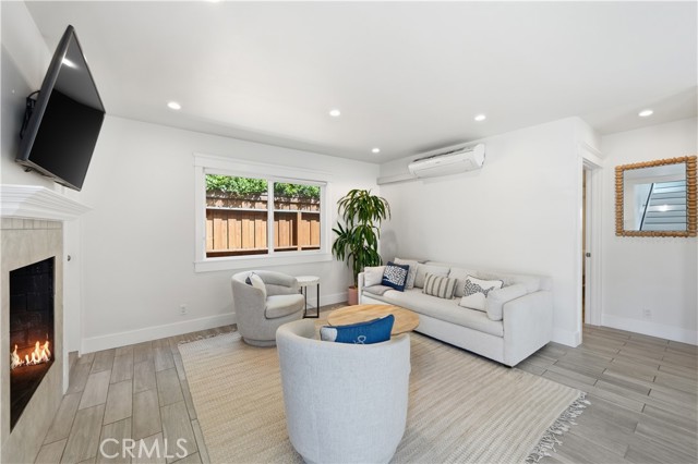 Detail Gallery Image 7 of 38 For 130 Cordova Walk, Long Beach,  CA 90803 - 2 Beds | 2/1 Baths