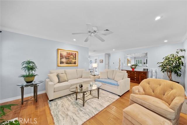 Detail Gallery Image 6 of 31 For 22907 Leonora, Woodland Hills,  CA 91367 - 2 Beds | 2 Baths