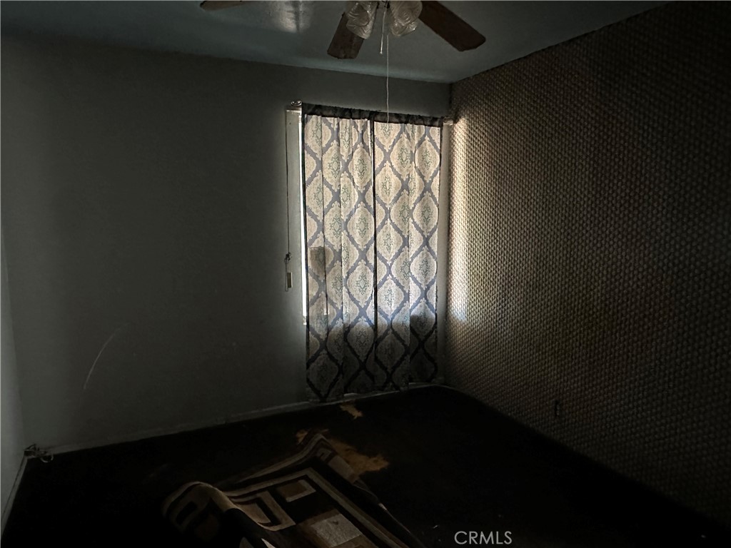 https://media.crmls.org/medias/5be360a2-734f-4a59-b81d-c656d5f88cf0.jpg?preset=X-Large