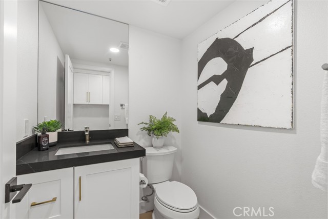 Detail Gallery Image 17 of 27 For 333 E Phillips Bld, Pomona,  CA 91766 - 3 Beds | 2/1 Baths