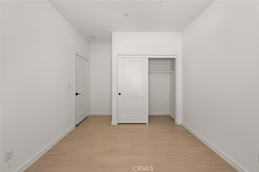 https://media.crmls.org/medias/5be4d4d6-1c34-403d-8735-32fd6830d945.jpg?preset=X-Large