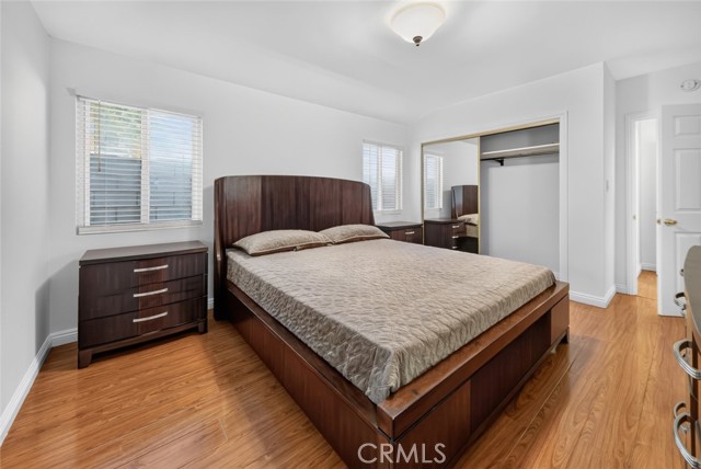 11407 Delano photo 26