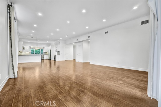 Detail Gallery Image 8 of 30 For 22202 Avenue San Luis, Woodland Hills,  CA 91364 - 3 Beds | 3 Baths