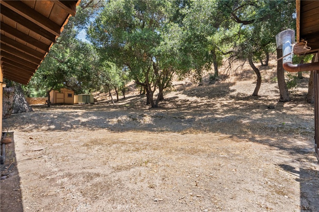https://media.crmls.org/medias/5be616e7-365b-471d-96b8-46d65daf84d5.jpg?preset=X-Large
