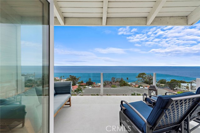Detail Gallery Image 19 of 22 For 2482 Glenneyre St, Laguna Beach,  CA 92651 - 3 Beds | 3/1 Baths