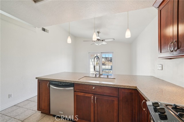 Detail Gallery Image 14 of 62 For 13884 Chervil Ct, Moreno Valley,  CA 92553 - 4 Beds | 2 Baths