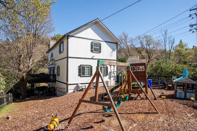 Detail Gallery Image 30 of 33 For 1498 Deer Way, Lake Arrowhead,  CA 92352 - 3 Beds | 2 Baths