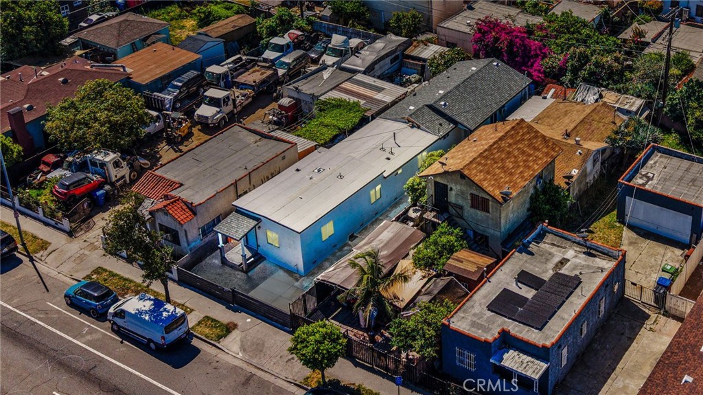https://media.crmls.org/medias/5be6a132-a176-45d3-b9fe-24eaf04c549b.jpg?preset=X-Large